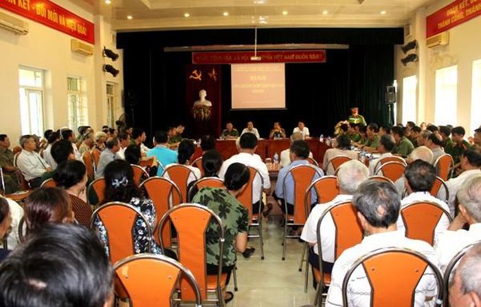 Những hội nghị lắng nghe ý kiến nhân dân luôn có đông đảo người dân tham dự