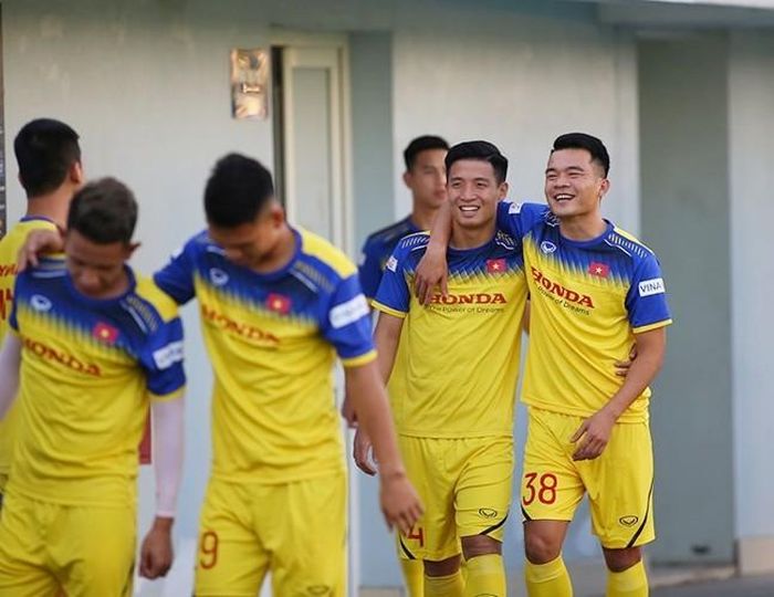 Chiều 29-10, đội tuyển Việt Nam có buổi tập đầu tiên để chuẩn bị cho hai trận quan trọng gặp UAE và Thái Lan ở vòng loại World Cup 2022 khu vực châu Á