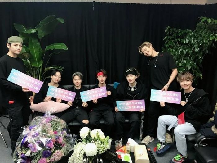 BTS vừa mới hoàn thành chuyến lưu diễn toàn thế giới, ngày 29/10