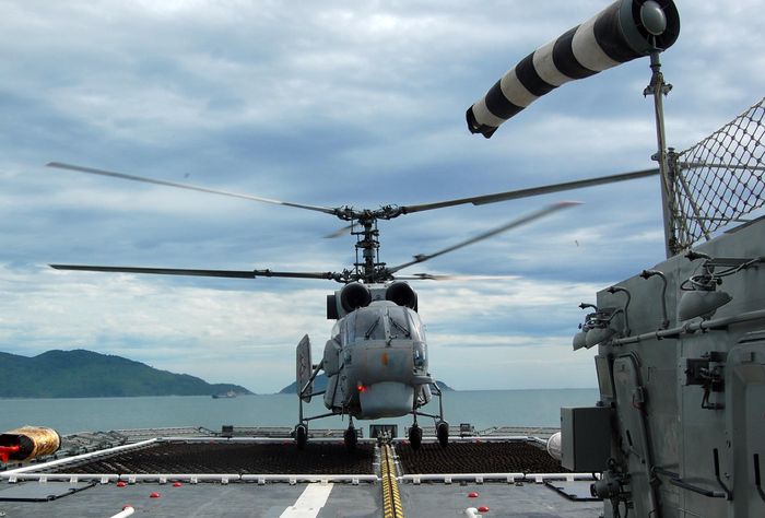  Huấn luyện hiệp đồng giữa máy bay K28 và Tàu hộ vệ (CTV).