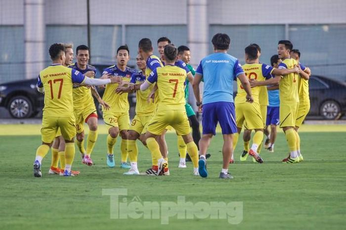 Đan xen màn khởi động là những "thử thách" nhỏ.