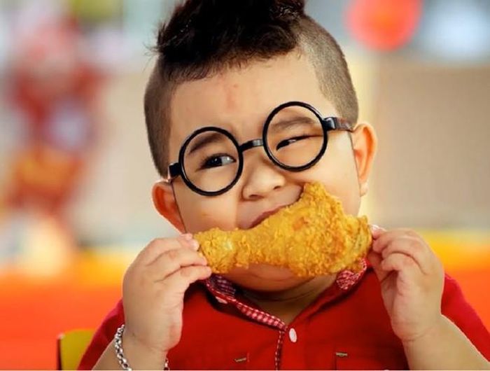 Những món này thường là món "tủ" của trẻ. Tuy nhiên, ăn đồ chiên rán quá thường xuyên là một trong những lý do khiến trẻ "phổng phao" trên mức cần thiết 