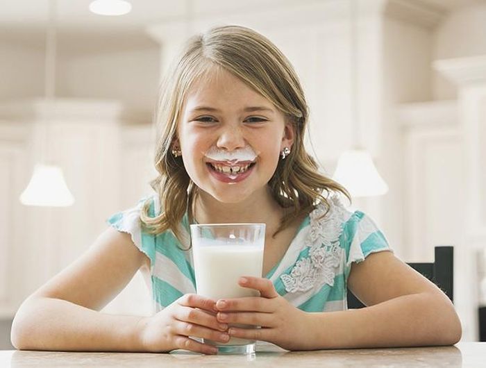  Các sản phẩm từ đậu nành có chứa isoflavone, giống cấu trúc estrogen, có thể trở thành nhân tố kích thích sự phát triển của các tế bào 