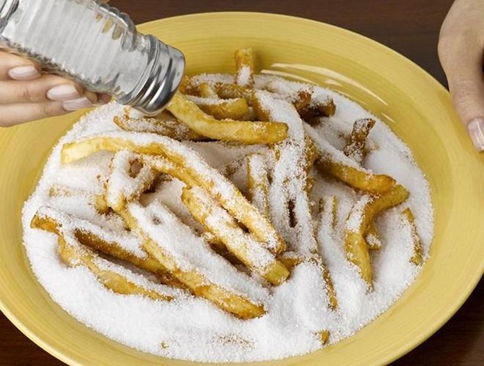  Nếu bạn cho con mình ăn thực phẩm chứa nhiều muối trong một thời gian dài sẽ khiến cho hệ tiêu hóa, thận của bé sẽ gặp nguy 