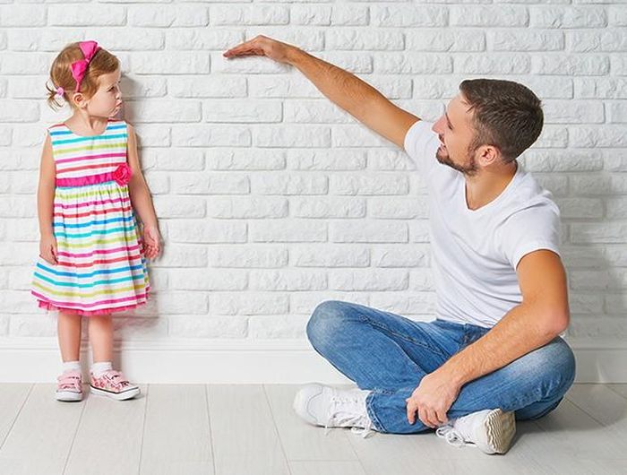  Có nhiều phụ huynh "mù quáng" tin vào những lời quảng cáo về các loại thực phẩm chức năng giúp trẻ "cao lớn và mạnh mẽ" hơn nhiều so với bạn bè cùng trang lứa. Tuy nhiên, việc lạm dụng thực phẩm chức năng sẽ gây ra nhiều hậu quả nghiêm trọng cho trẻ 