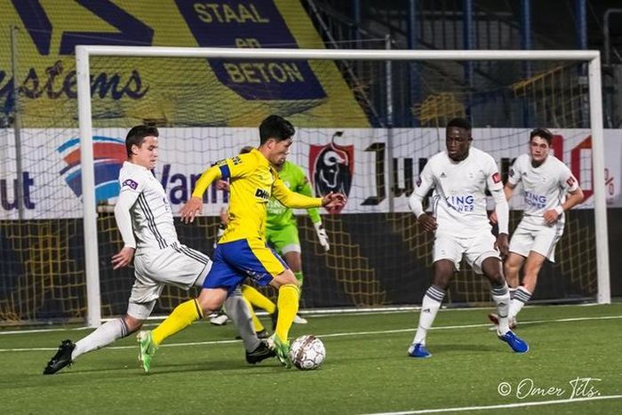 Công Phượng ra sân ở đội trẻ hôm 28/10. Ảnh: STVV.