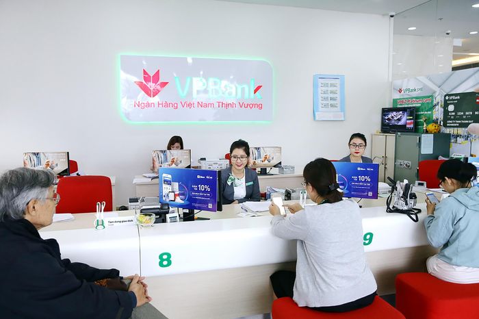 Kết quả lợi nhuận 3 quý đầu năm của một số NHTM tư nhân vượt các NHTM nhà nước. Ảnh: PHAN LÊ