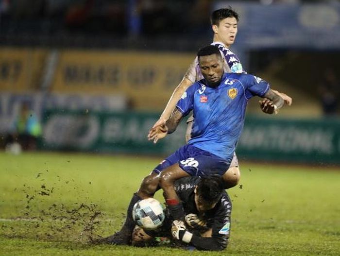  Samson không thể ghi bàn vào lưới đội bóng cũ để giúp Quảng Nam. 
