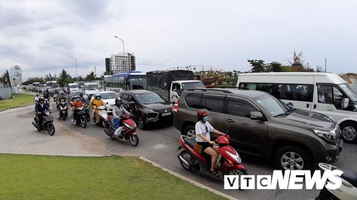  Kẹt xe tại khu cửa ngõ phía Nam Đà Nẵng. 