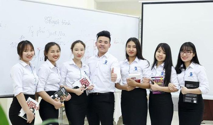 Sinh viên lớp Business One - K1