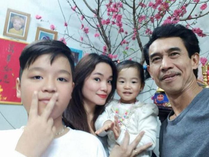 Gia đình của nghệ sĩ Phú Đôn.