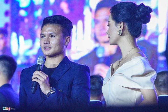 Quang Hải cho biết anh cảm thấy rất vui mừng khi cùng các đồng đội giành được chức vô địch V.League 2019 và cúp quốc gia 2019. Đồng thời, tiền vệ tuyển Việt Nam cũng cảm ơn sự ủng hộ của người hâm mộ và hứa hẹn sẽ cố gắng hơn nữa trong thời gian tới.