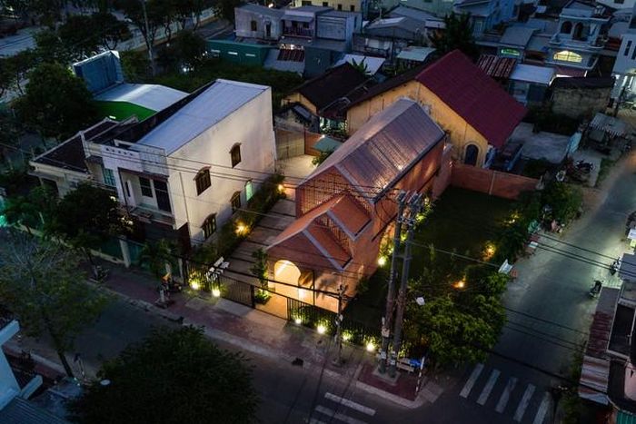 Oldmeetsnew House là sự tươi mới của kiến trúc truyền thống. Hiện nay không có nhiều công trình được đầu tư theo hướng này.