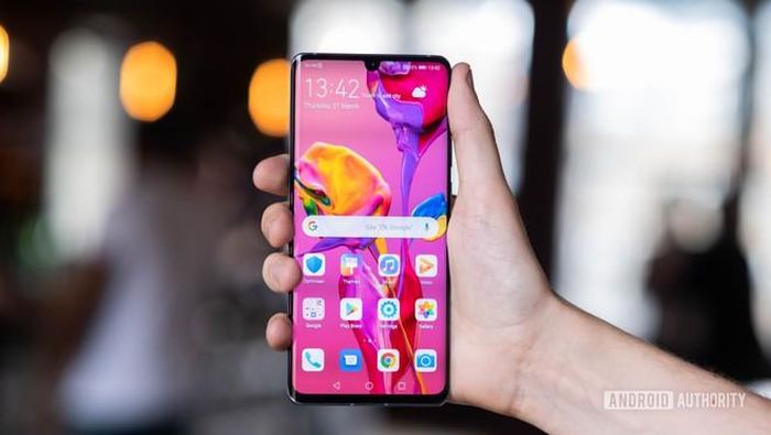 Huawei P30 Pro giảm 2,3 triệu đồng, xuống mức giá 20,7 triệu đồng. Ảnh: Android Authority.