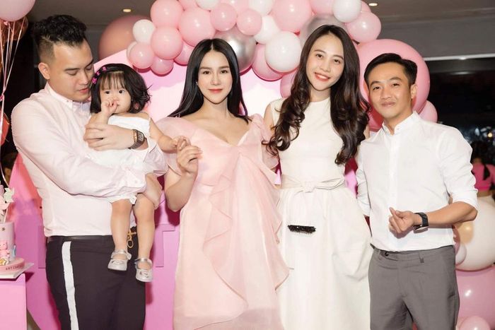 Diệp Lâm Anh xuất hiện chỉn chu sau khi sinh con thứ hai. Nhiều bạn bè, đồng nghiệp và người hâm mộ gửi lời chúc mừng nữ diễn viên. 