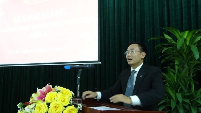  Luật sư Vũ Gia Trưởng mong các học viên sẽ trở thành luật sư có tâm, có tầm
