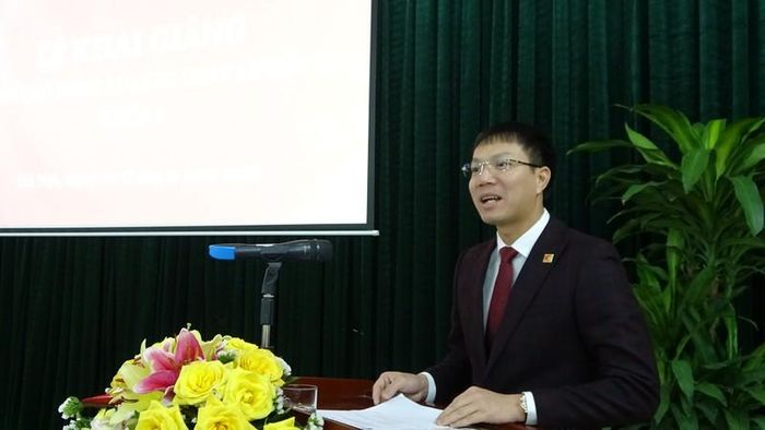  Giám đốc Đoàn Trung Kiên chúc mừng 41 học viên xuất sắc vượt qua kỳ tuyển sinh có tính cạnh tranh rất cao