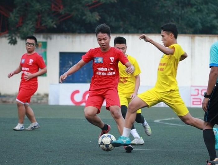  Các mũi tấn công của hai phía đều bị khóa chặt trong một thế trận căng thẳng 