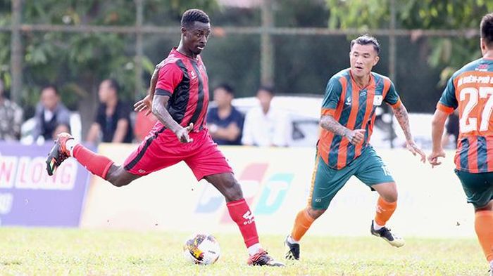 Các cầu thủ African Team Việt Nam có chiến thắng quan trọng ở lượt trận 2 bảng B để đặt một chân vào bán kết. Ảnh: HT