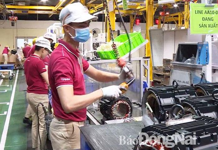 Sản xuất tại nhà máy của Công ty TNHH Sản phẩm công nghiệp Toshiba Asia. Ảnh: Báo Đồng Nai