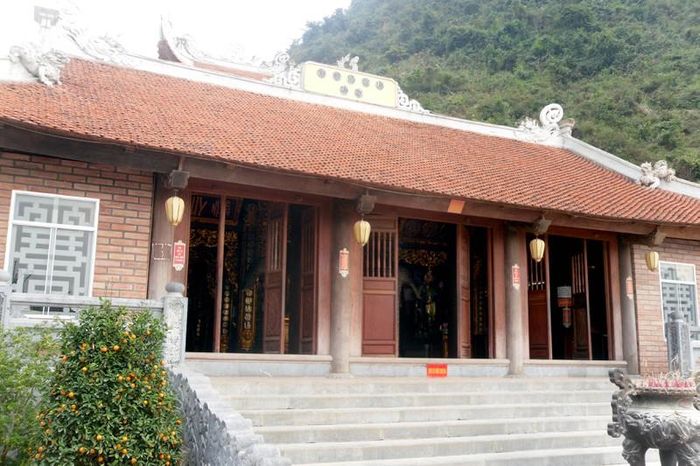  Nhà thờ Tổ 