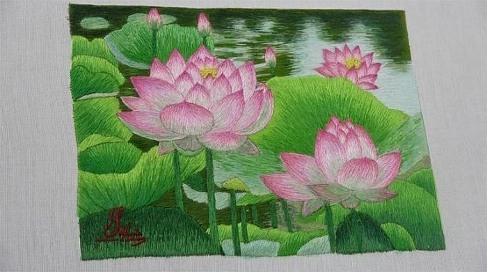 Tranh thêu truyền thống không chỉ đáp ứng nhu cầu thẩm mỹ mà còn là nơi lưu giữ hồn quê đất Việt