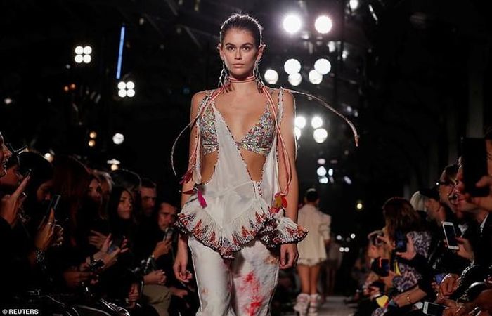 Kaia Gerber là người mẫu đang được chú ý thời gian gần đây.