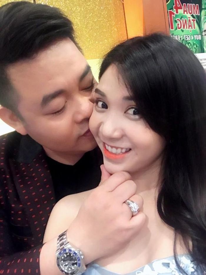 Từ năm 2015, Thanh Bi và ca sĩ Quang Lê thường xuyên xuất hiện cùng nhau và có những hình ảnh thân thiết làm dấy lên tin hẹn hò. Đến đầu năm 2017, cặp đôi xác nhận chuyện tình cảm. Thậm chí Quang Lê cho biết anh và bạn gái đã tính tới chuyện kết hôn. Tuy nhiên, cuối năm 2017, nam ca sĩ thông báo chia tay với lý do khoảng cách địa lý và không muốn yêu người nổi tiếng. 
