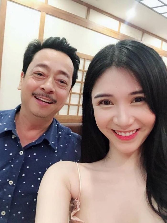 Ngoài ra, cô còn bị tố “nổ” cát-xê sau khi khi đảm nhận vai Vân Điệp. Nữ diễn viên tiết lộ thu nhập 3 tỷ đồng và ngay lập tức bị dư luận nghi ngờ, “ném đá”. Trong một bài phỏng vấn, NSND Hoàng Dũng thẳng thắn cho rằng có người nói thật nhưng cũng có người "bốc phét" về cát-xê. Sau đó, Thanh Bi khẳng định cô không nói dối. “Tôi cũng tiêu xài nhiều, nên 3 tỷ chỉ là con số ước lượng. Trong đoàn phim Người phán xử, hầu hết cô chú, anh chị đều có gia đình. Có thể do tôi còn độc thân nên có thời gian chạy show nhiều hơn", cô giải thích.