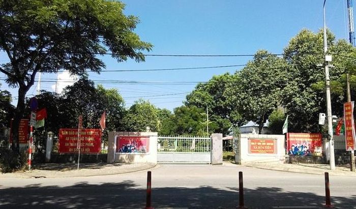Một vị cán bộ của xã Hòa Tiến, huyện Hòa Vang, TP Đà Nẵng khác đã có thái độ gắt gỏng với dân cũng đã bị xử lý kỷ luật. 