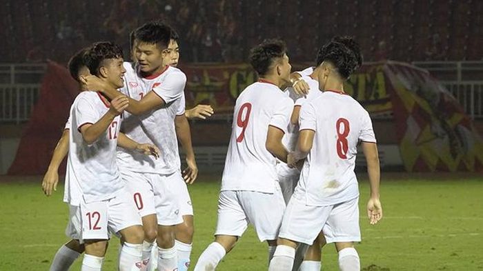 Thanh Khôi và đồng đội có nhiệm vụ thắng đậm U19 Guam ở lượt trận 2 bảng J lúc 19h tối 8/11 tới. Ảnh: Linh Phạm