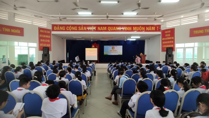 Các đội viên tham gia tập huấn 