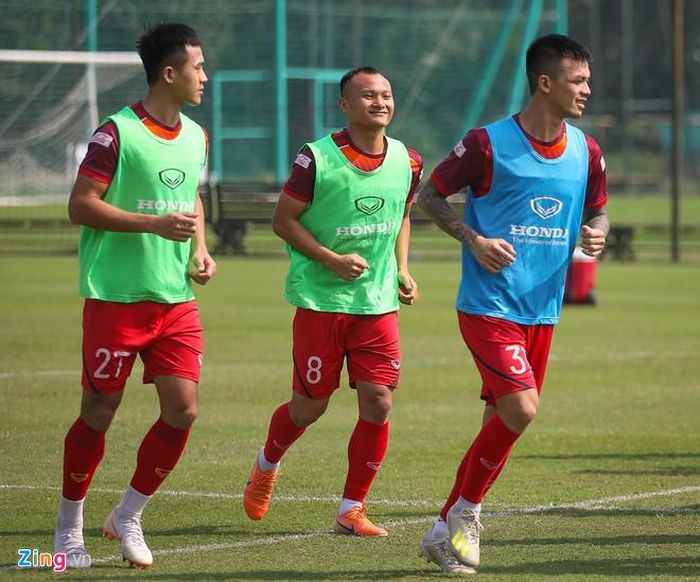 Các cầu thủ vẫn cho thấy sự vui vẻ, hào hứng với buổi tập trái lịch hàng ngày.
