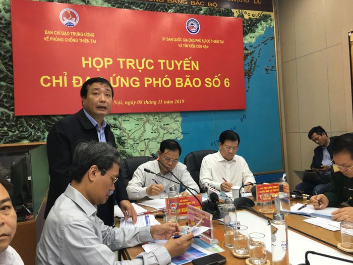 Cuộc họp trực tuyến triển khai ứng phó bão số 6