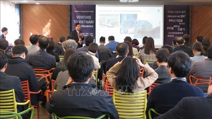 Toàn cảnh sự kiện.