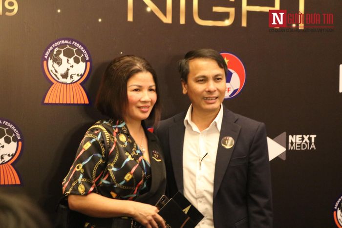 Bố mẹ của tuyển thủ Quốc gia Nguyễn Quang Hải có mặt từ rất sớm.