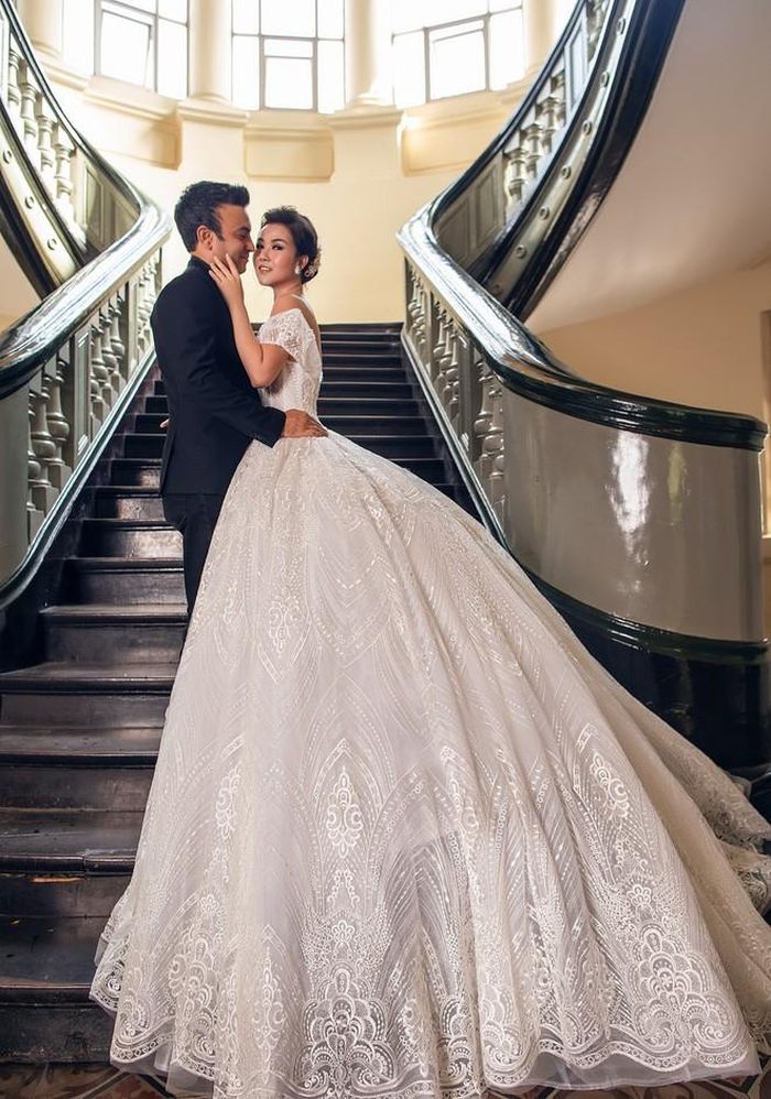 Võ Hạ Trâm và bạn trai người Ấn Độ đã hẹn hò từ lâu trước khi quyết định công khai và tiến đến hôn nhân. Chia sẻ về chồng, cô từng nói: "Tôi cảm thấy may mắn khi tìm được một người đàn ông tâm lý và hiểu vợ".