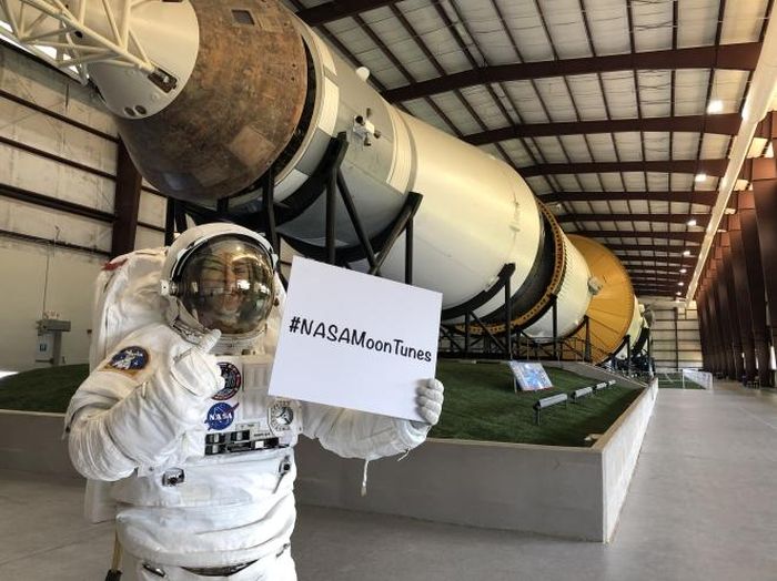 “NASA Moon Tunes” tuy không phải một tuyển tập mang tính chuyên môn nhưng sự công nhận của nó với Kpop cũng mang lại rất nhiều ý nghĩa