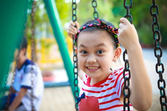 Con gái nhạc sỹ Yên Lam nổi tiếng từ bé xíu