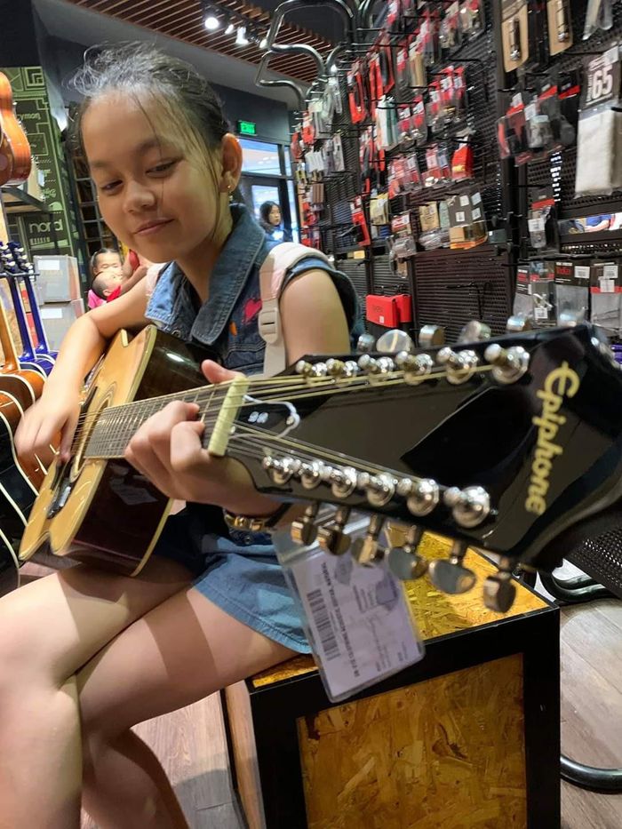 Bào Ngư thích guitar hơn piano
