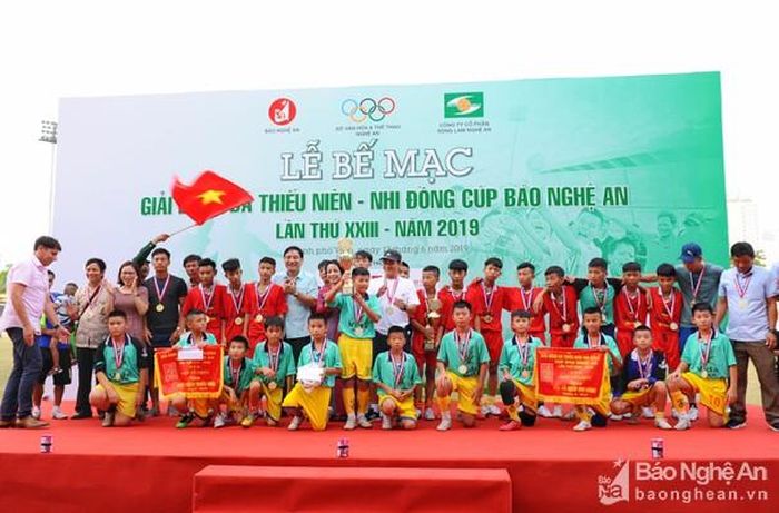 Giải bóng đá TN-NĐ Cúp Báo Nghệ An lần thứ XXIII năm 2019. Ảnh tư liệu