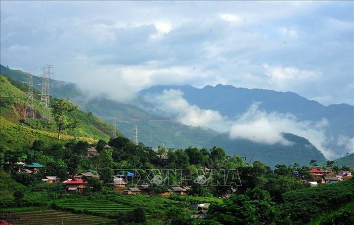 Bản làng người Khơ Mú trên vùng cao Tây Bắc. Ảnh: Phan Tuấn Anh/TTXVN