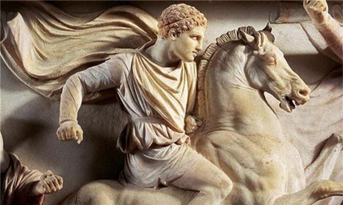 Alexander Đại đế bị các cơn đau dạ dày, cơn sốt và bị tê liệt dày vò suốt nhiều ngày.