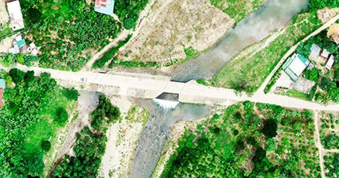  Khu vực cầu tràn Ko Róa thường bị nước ngập mỗi khi có mưa lũ. 