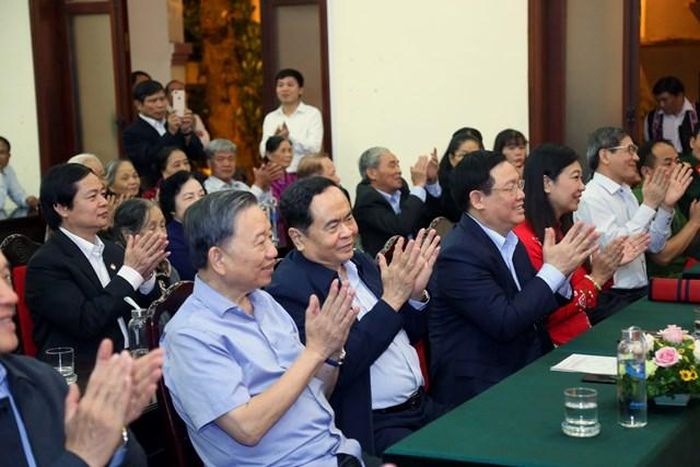 Quang cảnh ngày hội.