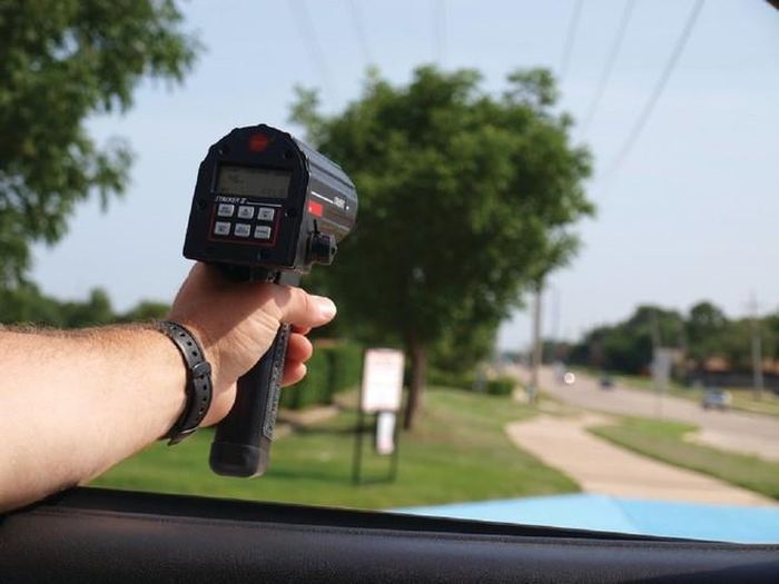 Mức phạt chạy quá tốc độ tại châu Âu có thể lên tới hàng trăm USD.