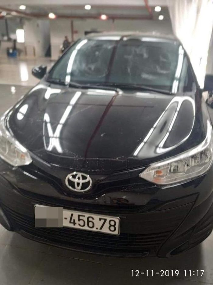 Với tấm biển đẹp, chiếc xe ngay lập tức được rao bán (Ảnh: Nhật Hạ)
