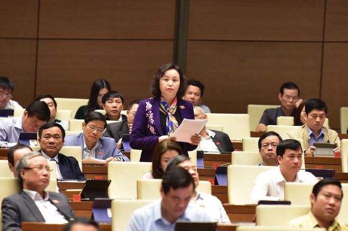 Đại biểu Cao Thị Xuân phát biểu tại hội trường - Ảnh: Quang Phúc