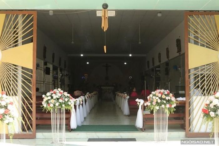 Khung cảnh nhà thờ vào sáng sớm nay.