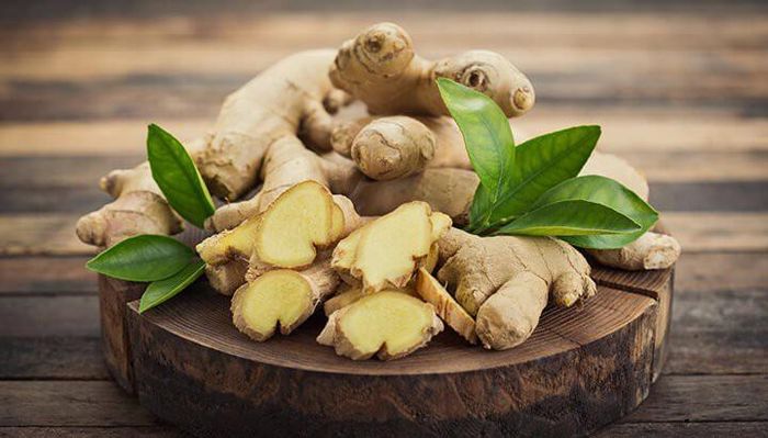Theo Đông y, thịt lợn thuộc thủy, gừng sống thuộc hỏa, khi ăn vào, thủy hỏa tương khắc sẽ sinh ra chứng phong thấp, sẽ nổi lên các nốt đen ở mặt. Ảnh minh họa: Internet